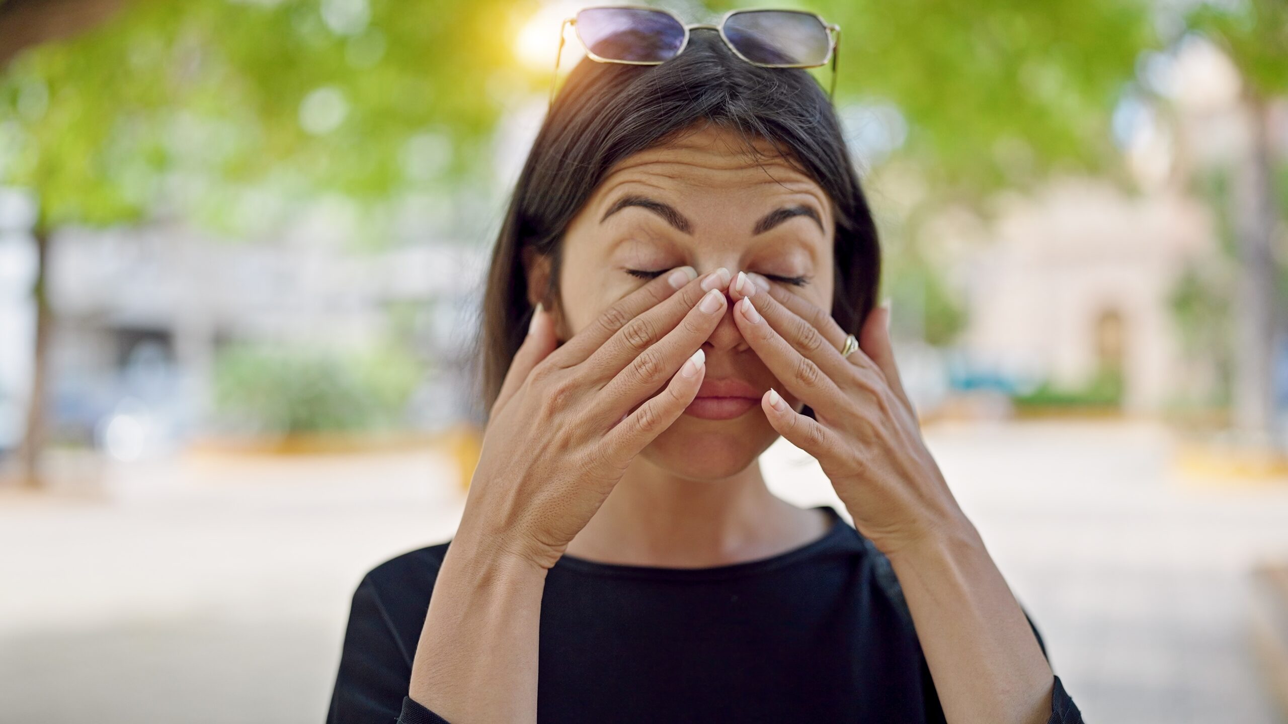 eye infection symptoms